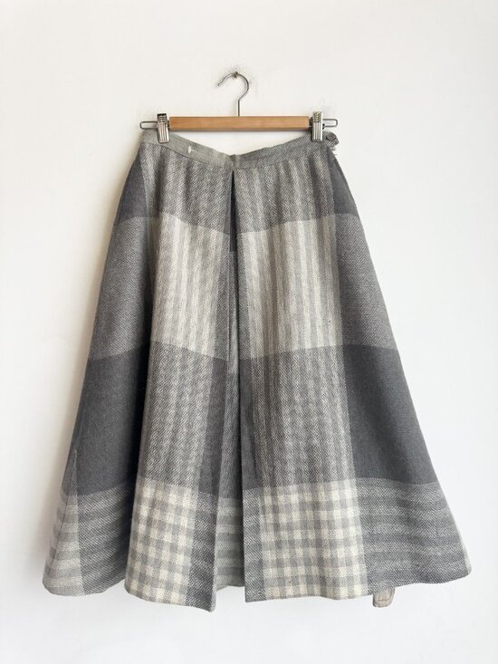 LAURA BIAGIOTTI Dresses & Skirts - Vintage Portrait by Laura Biagiotti Wool Alpaca Blend Grey White Plaid Skirt S